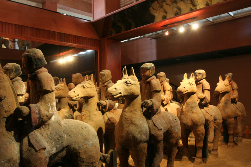 江苏徐州汉兵马俑博物馆骑兵俑