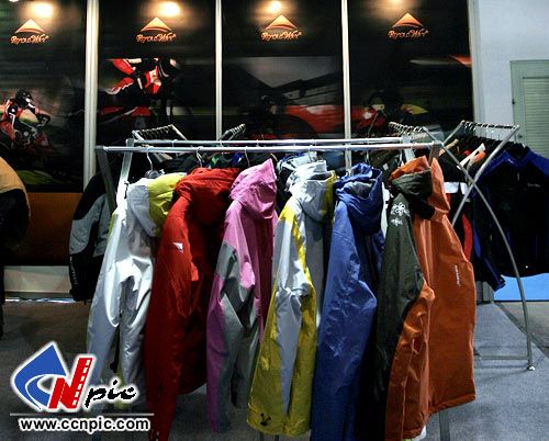 107010-01750 南京伯恩纺织品公司展区一角